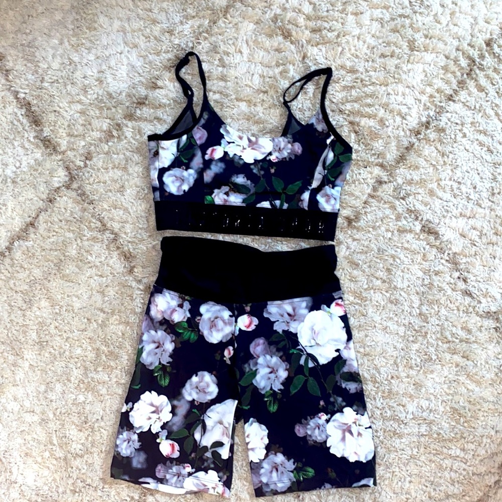Victoria Sport floral workout set